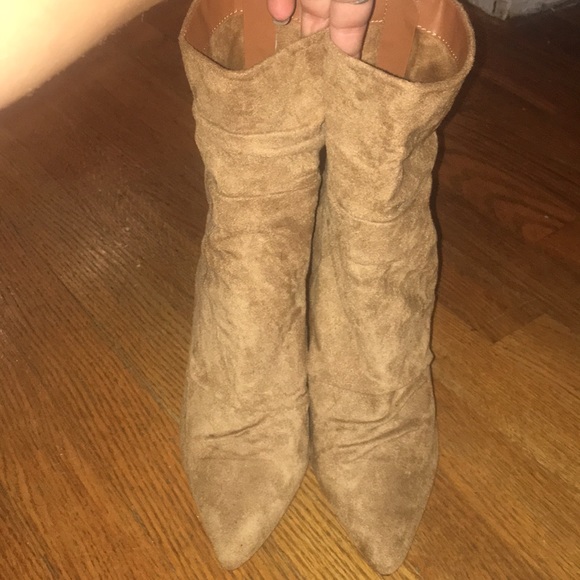 ❗️❗️ sold on instagram ❗️❗️ NEVER WORN booties - Picture 2 of 3
